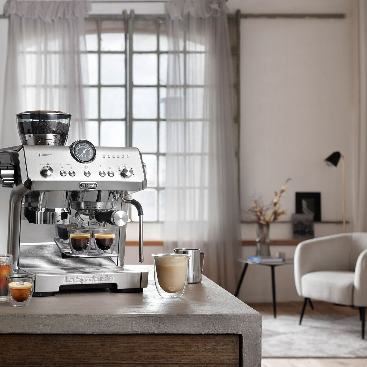 De’Longhi La Specialista Opera Coffee Machine EC9555.M