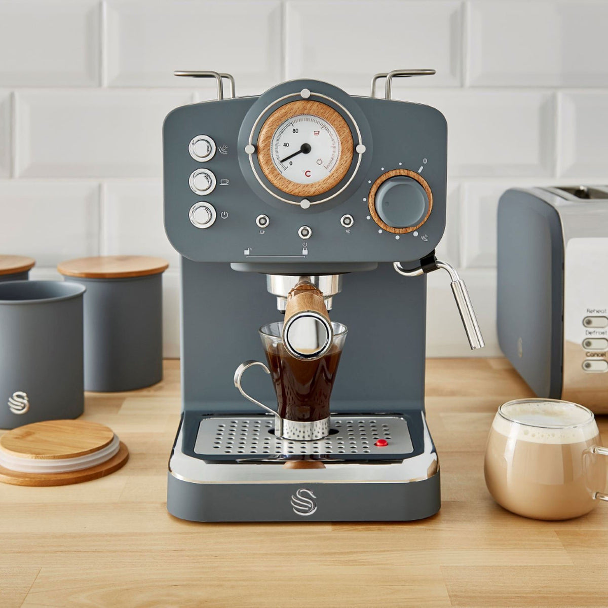 Swan Pump Espresso Coffee Machine SK22110GRYN