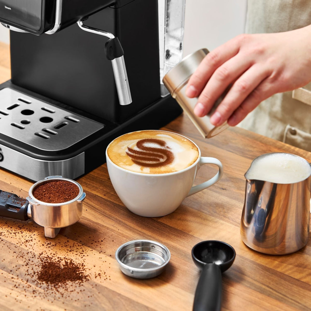 Swan Digital Coffee Machine with Milk Frother
