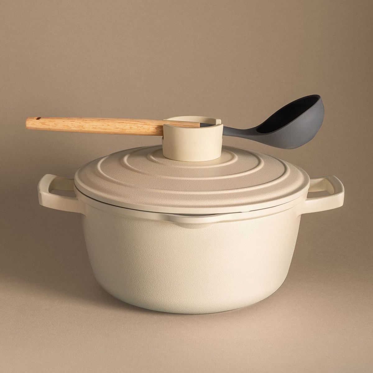 Lakeland Only Pot 24cm – Vanilla Cream