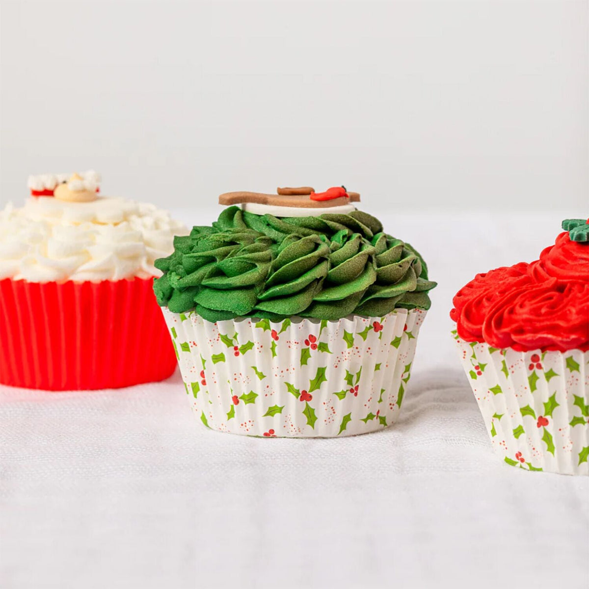 Holly Print Cupcake Cases – Pack of 60