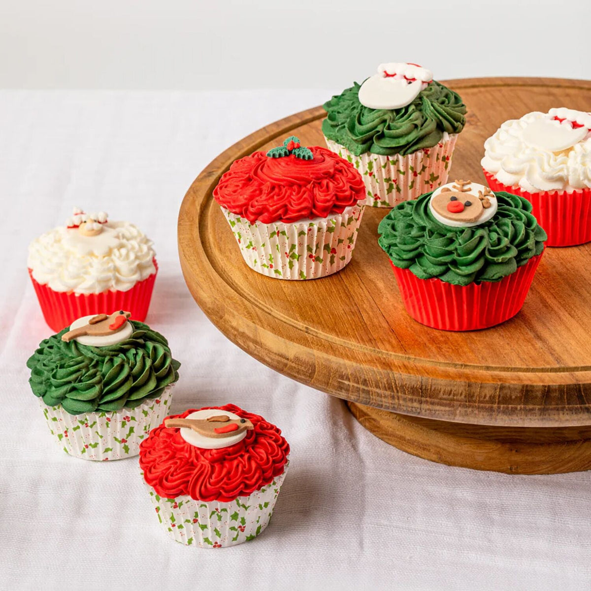 Holly Print Cupcake Cases – Pack of 60