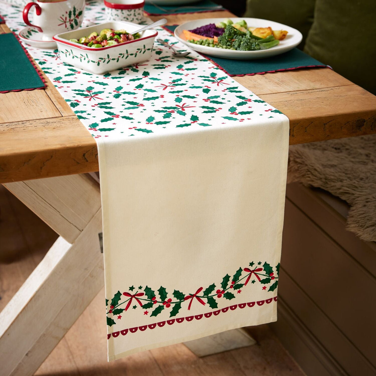Lakeland Christmas Holly Table Runner