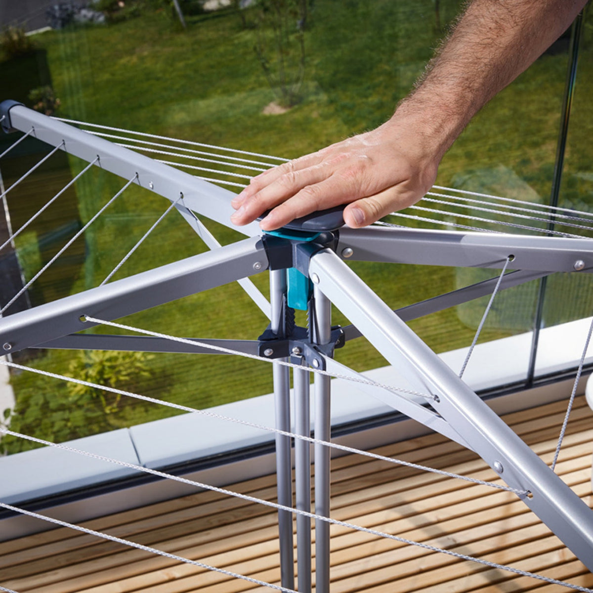 Leifheit LinoPop-Up 140 Portable Rotary Airer with Protective Cover