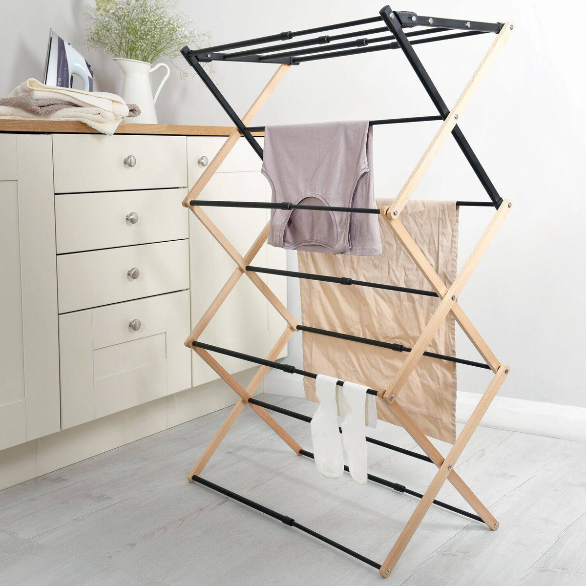 Lakeland Beechwood and Steel Extendable Concertina Airer