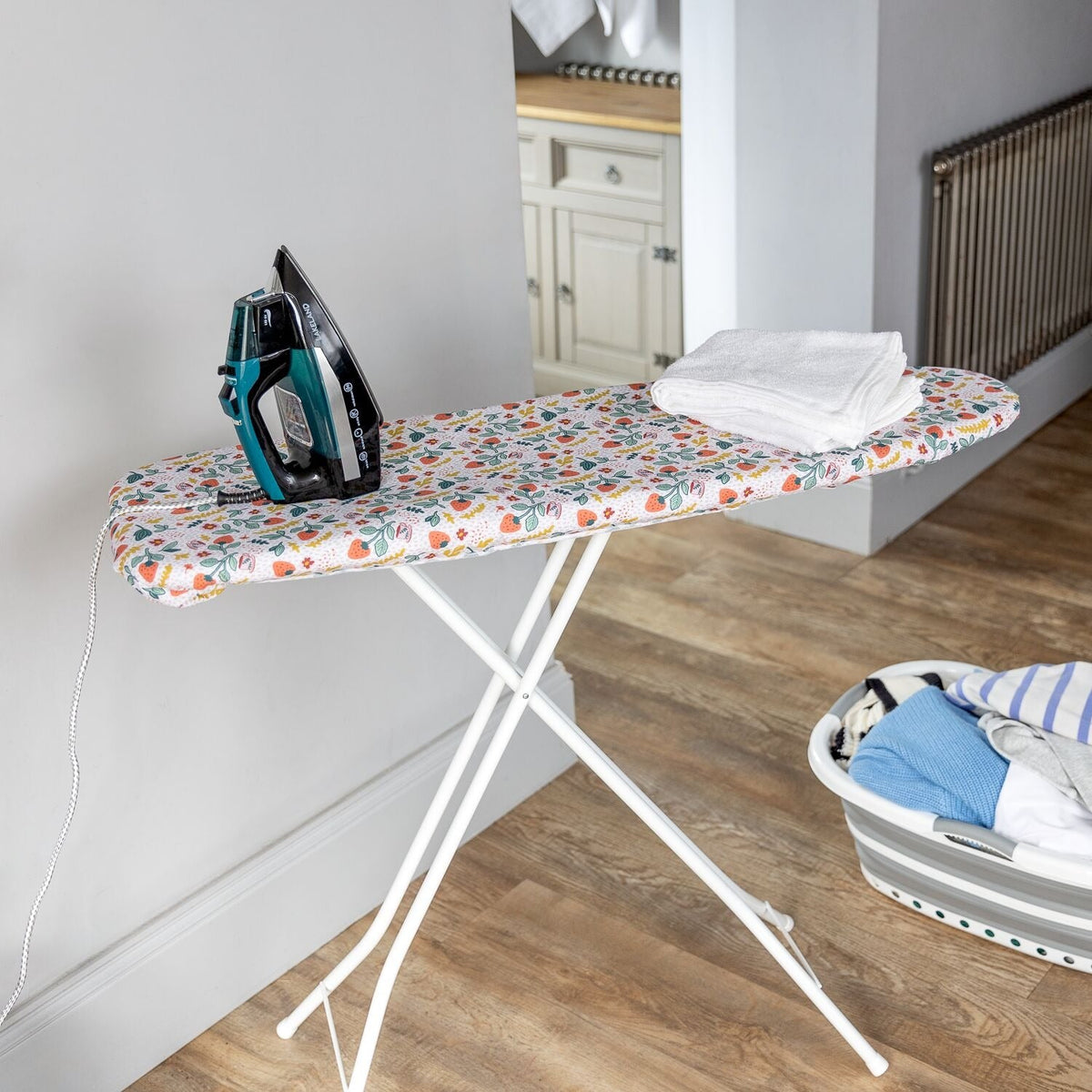 Lakeland Strawberry Patch Ironing Board Cover S/M