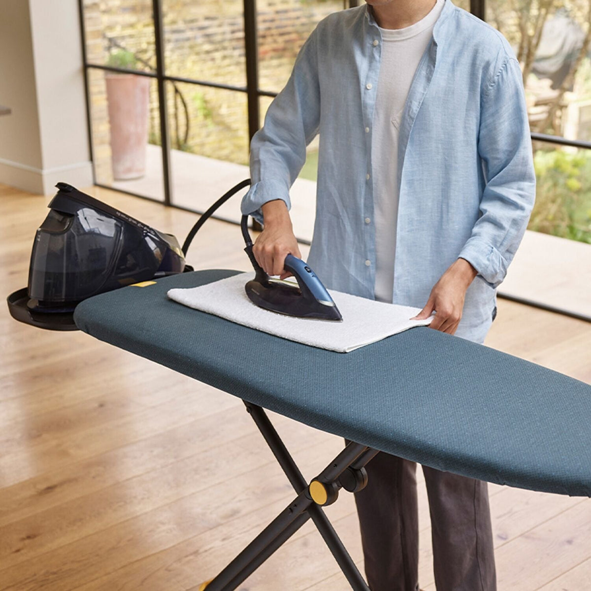 Joseph Joseph Glide Max Plus Ironing Board Black/Blue