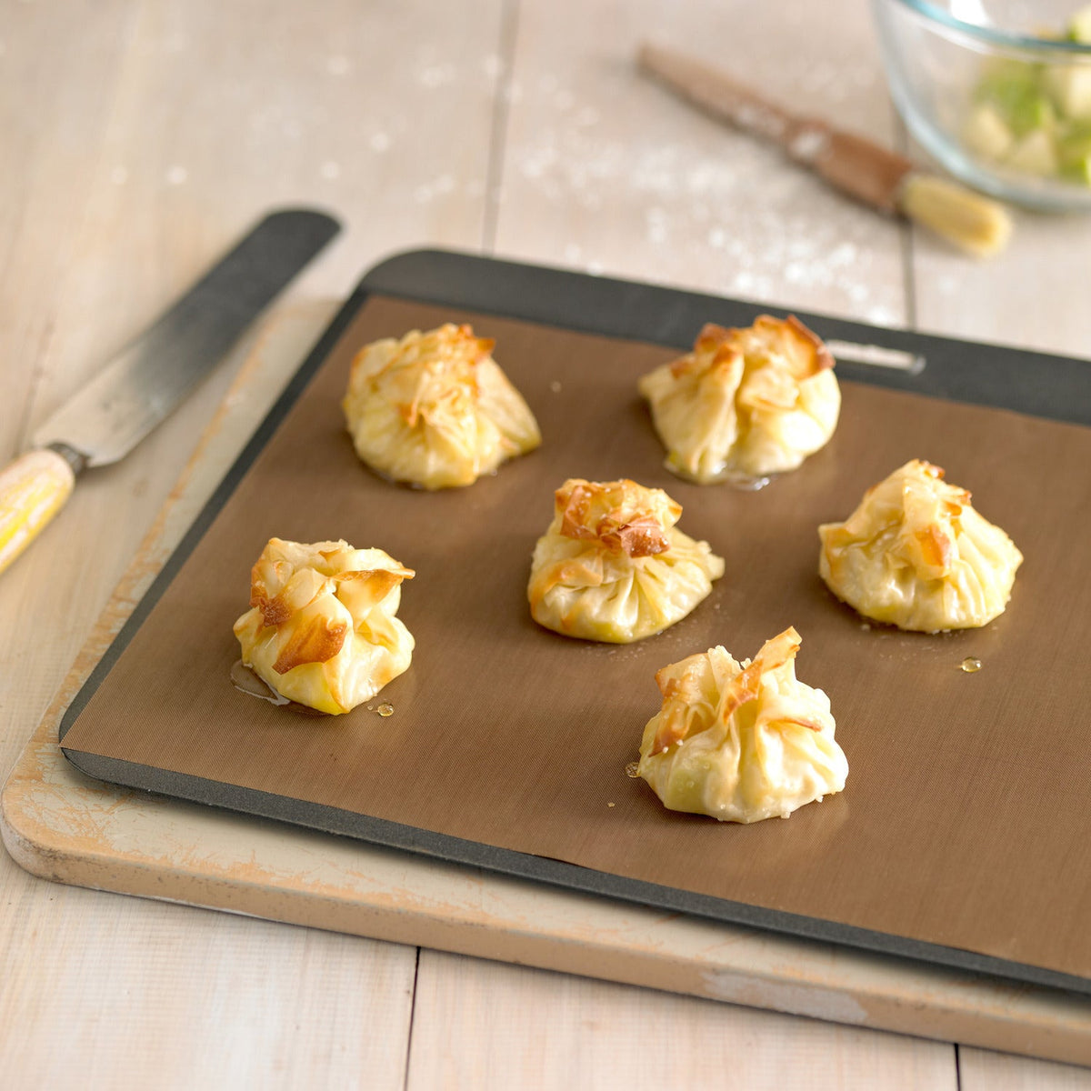 Magic Reusable Non-Stick Baking Tray Liner Sheet 33 x 100cm