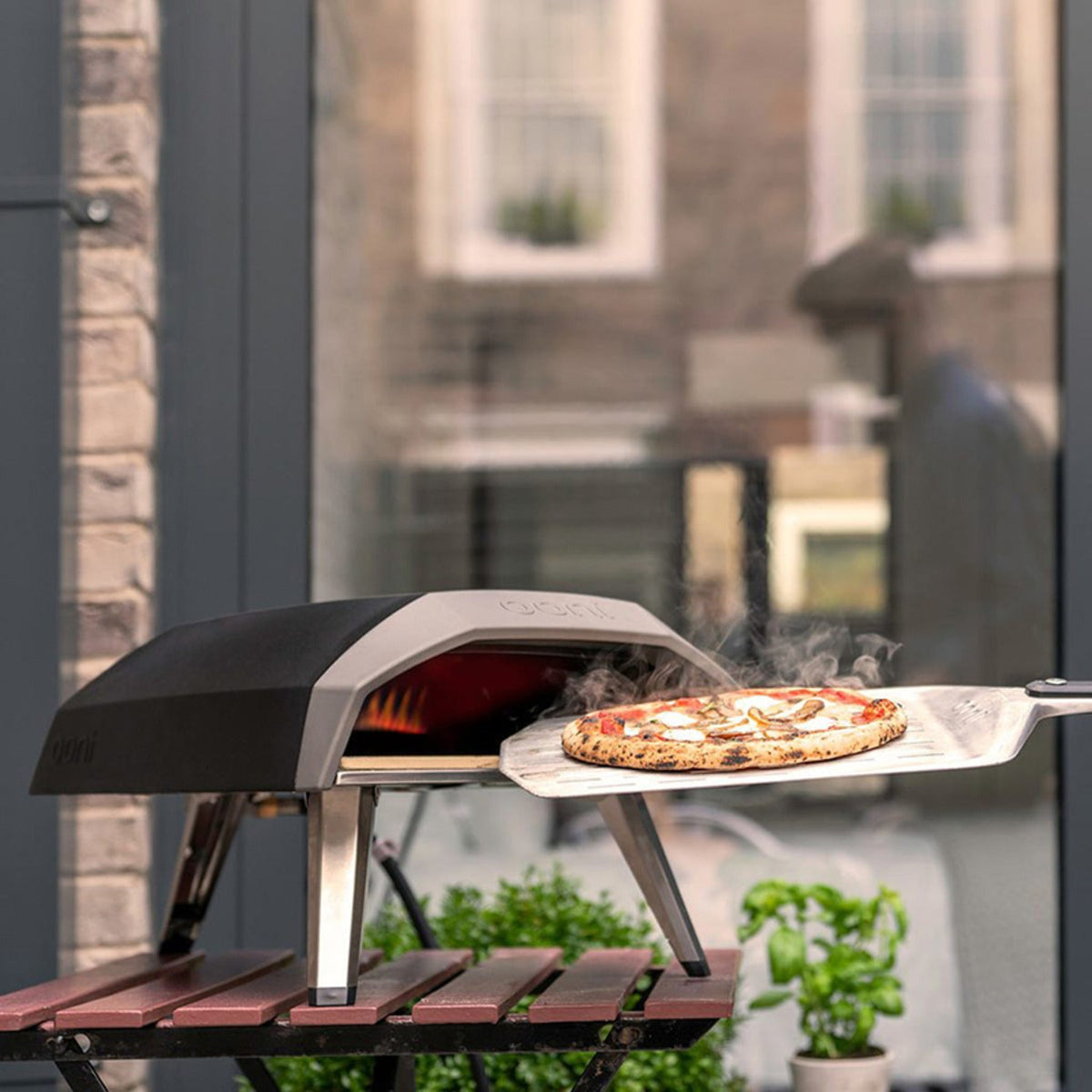 Ooni Koda 12 Gas Powered Pizza Oven & Carry Cover Bundle
