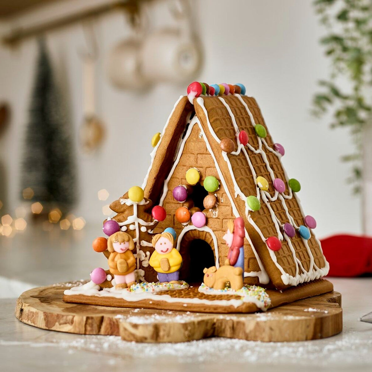 Lakeland Traditional Gingerbread House Kit – 770g