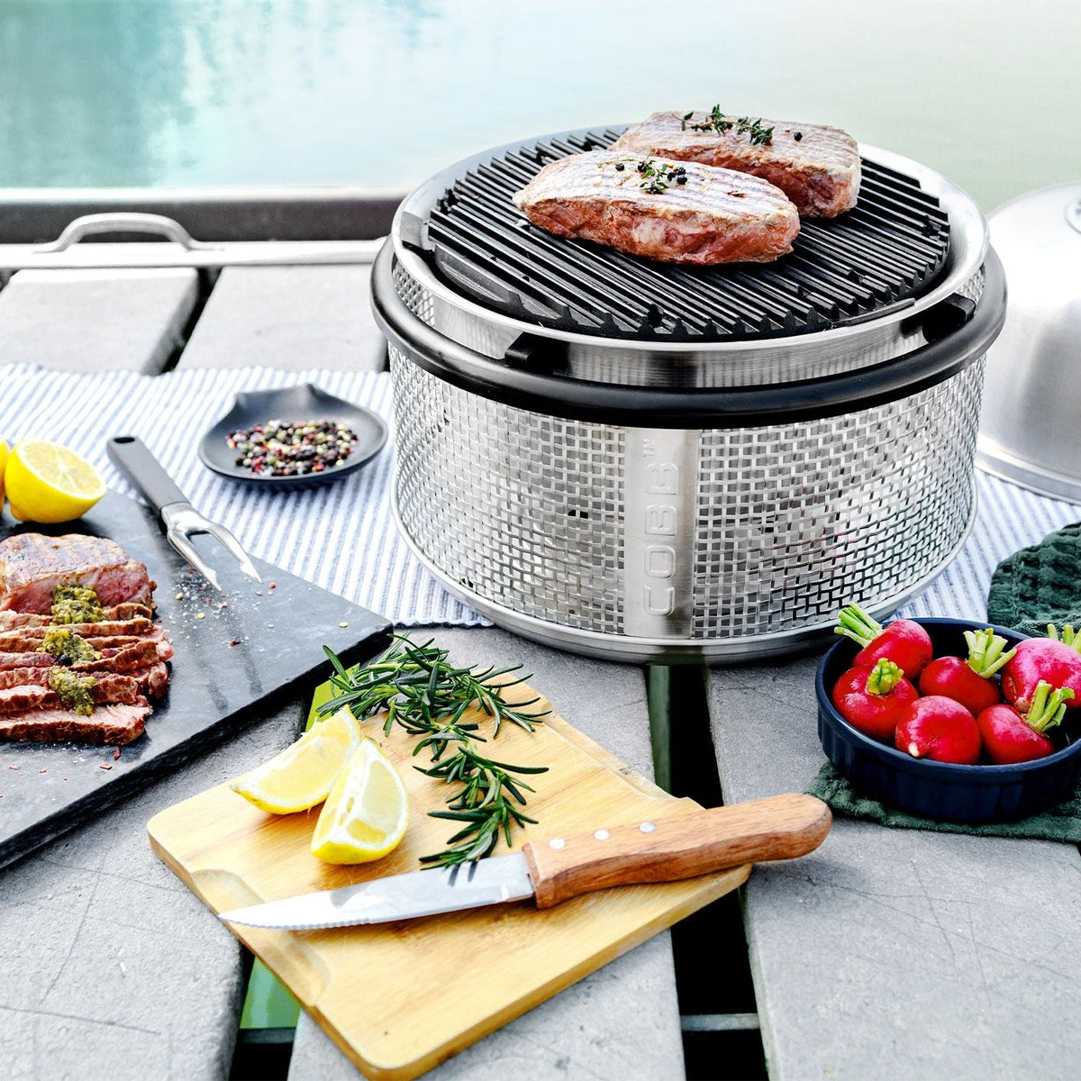 Cobb Premier Air Deluxe BBQ