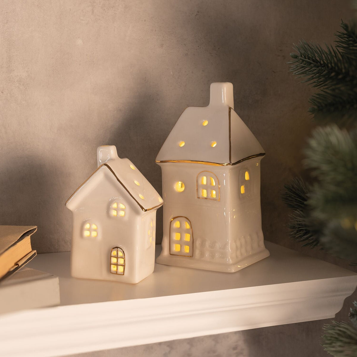 Lakeland White Gloss LED Houses - Set of 2