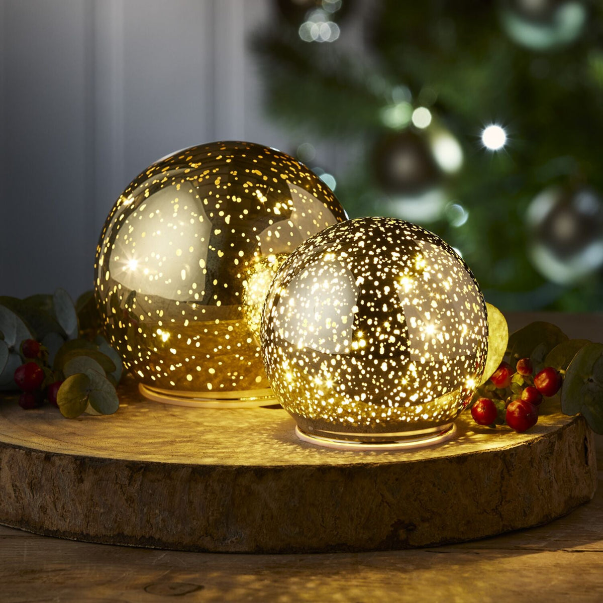 Lakeland Gold Glass LED Orb 11cm
