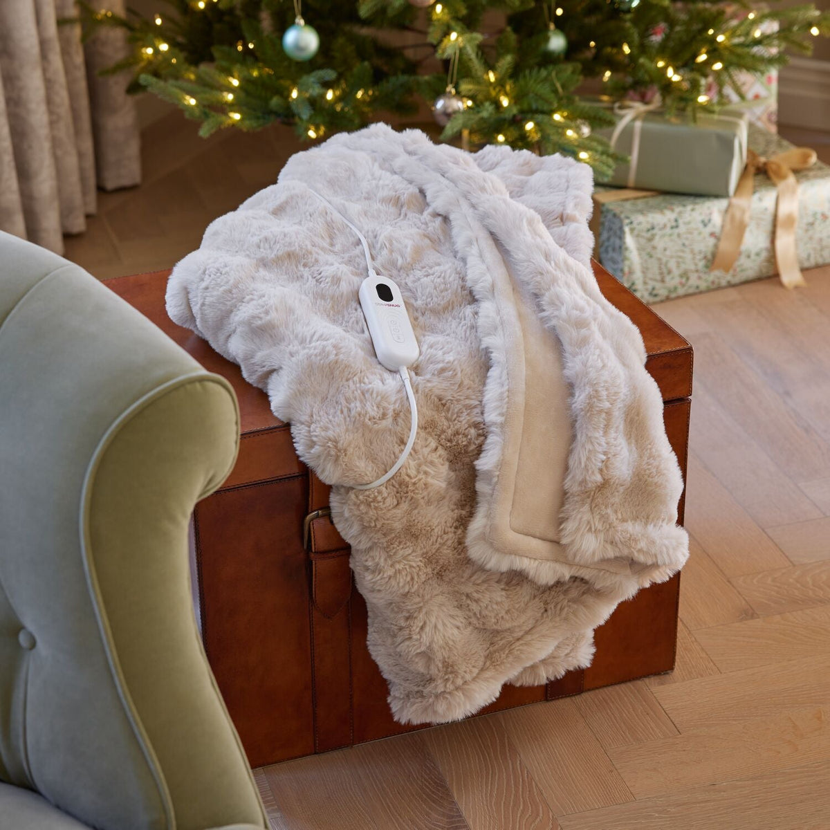 StaySnug Beige Bubble Faux Fur Heated Throw