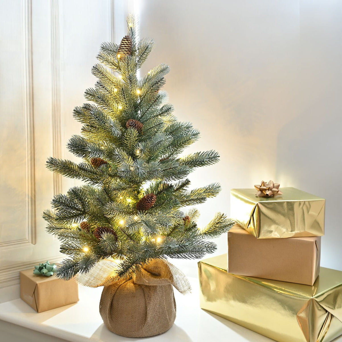 Lakeland Frosted Wisconsin Spruce Pre-Lit Christmas Tree 3ft