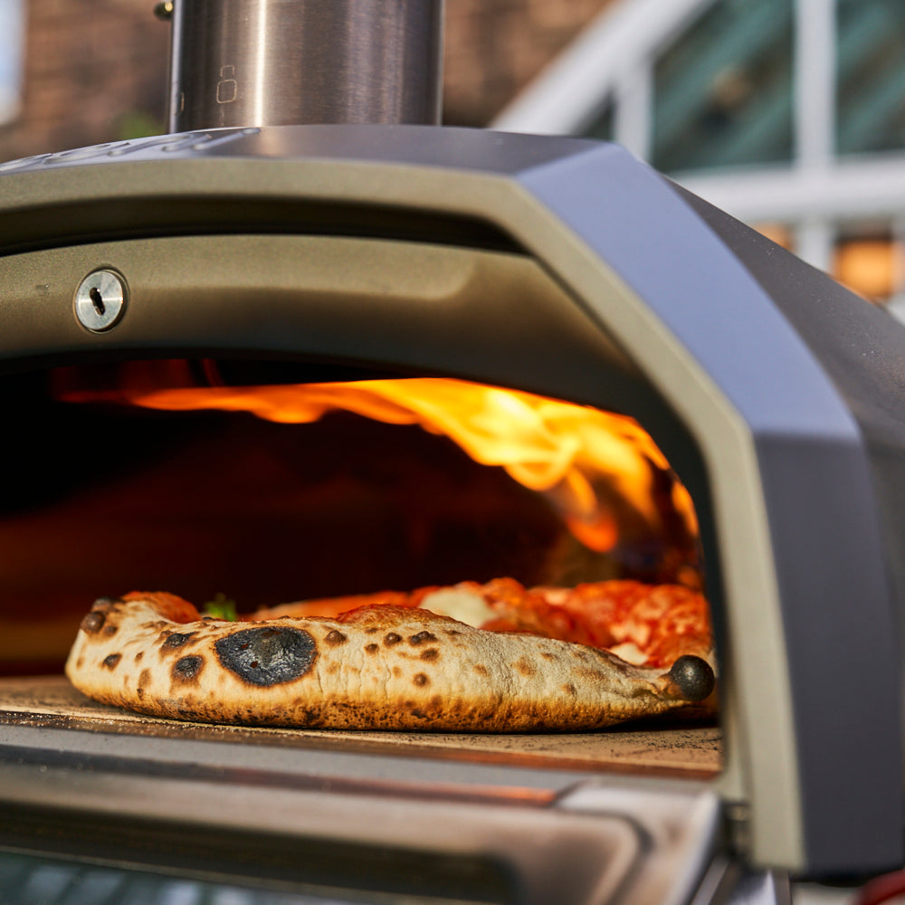 Ooni Karu 2 Multi-Fuel Pizza Oven and Pizza Peel Bundle