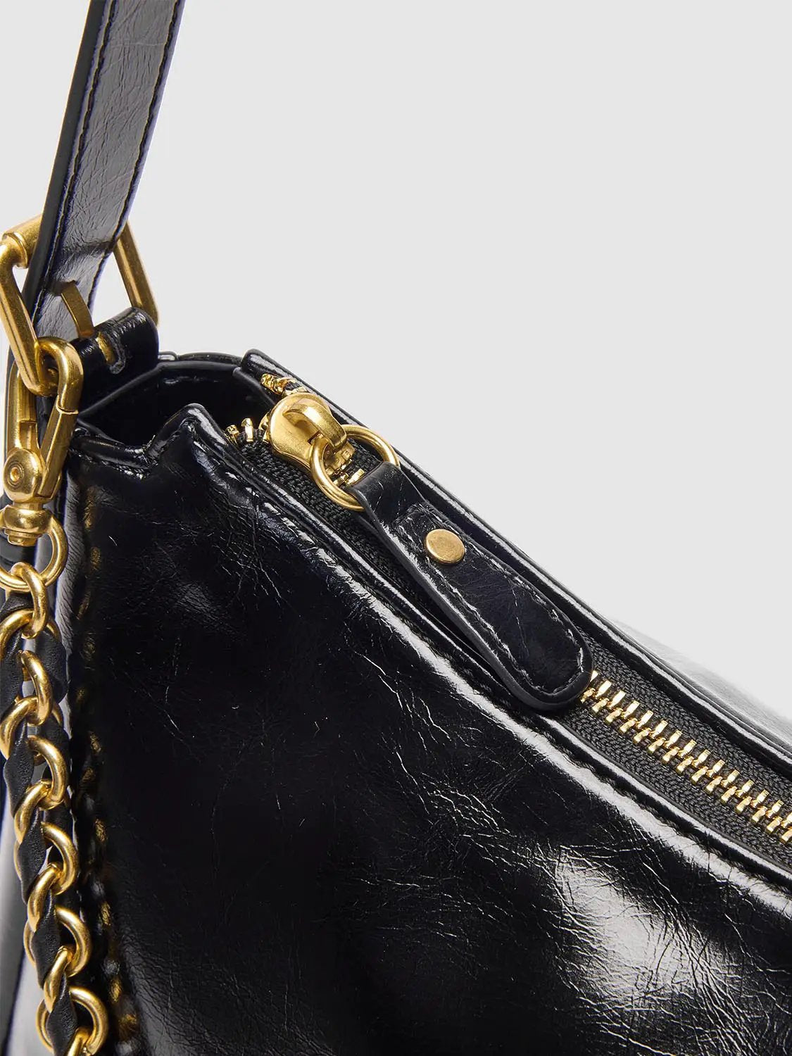 Black Gold Chain Artificial Leather Shoulder Bag