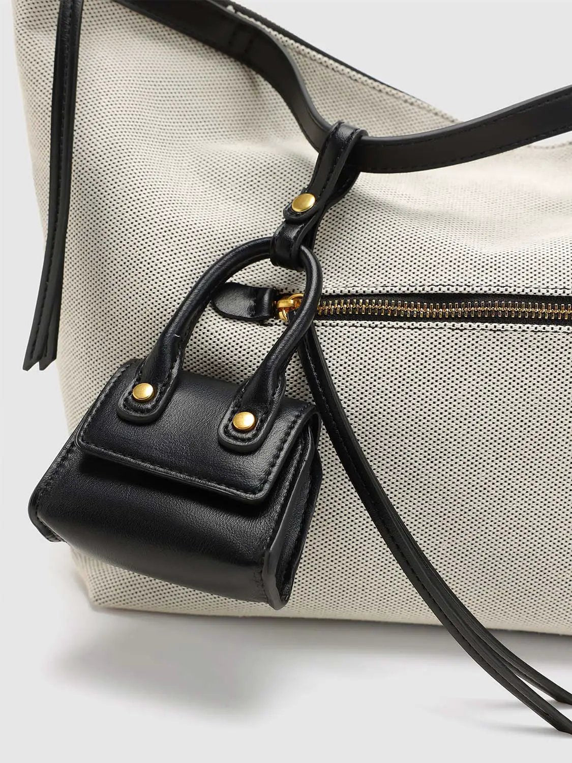 Textile Textured Weave Zippered Front Pocket Shoulder Bag