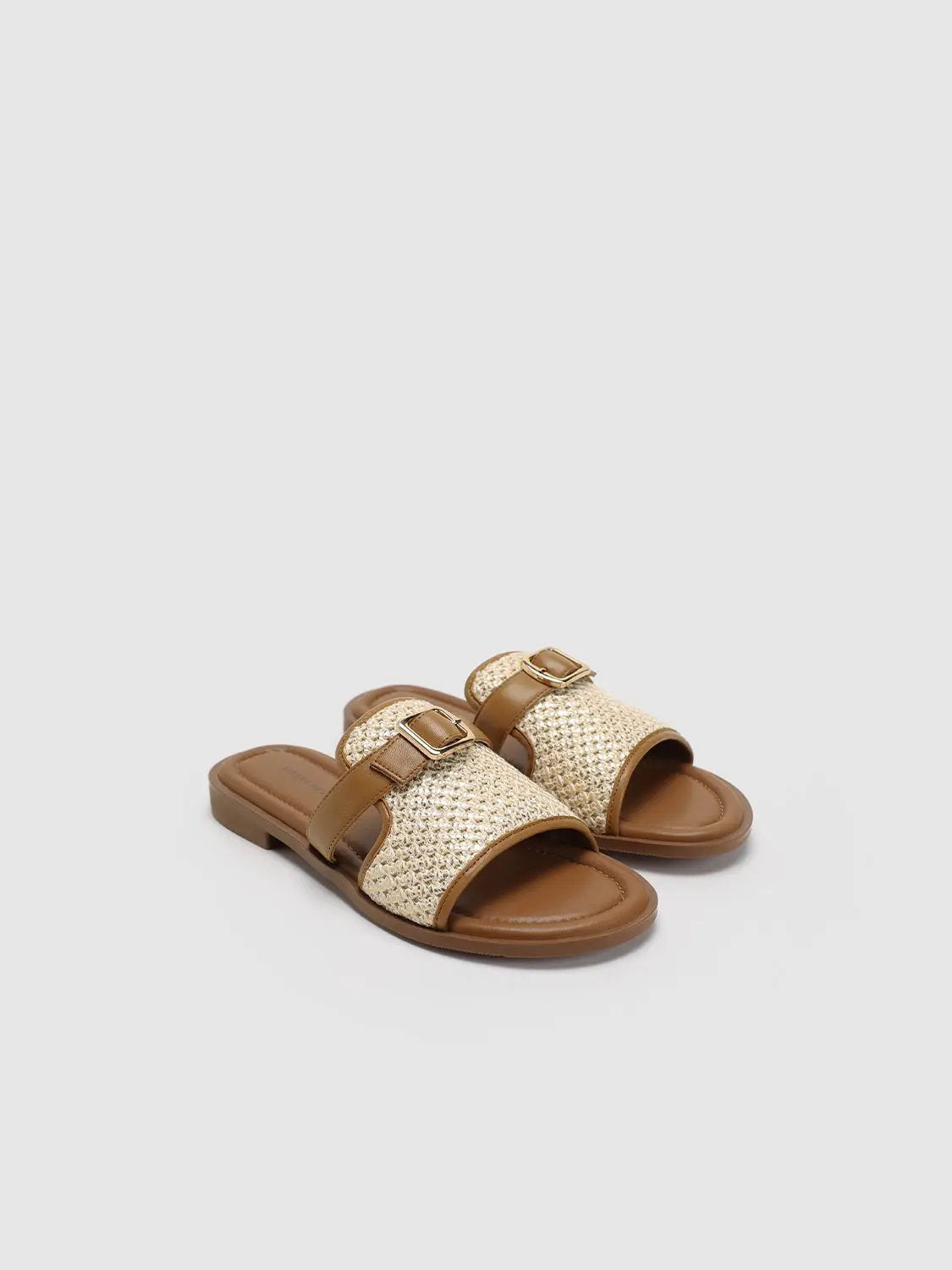 Upper Buckle Strap Cushioned Insole Slippers