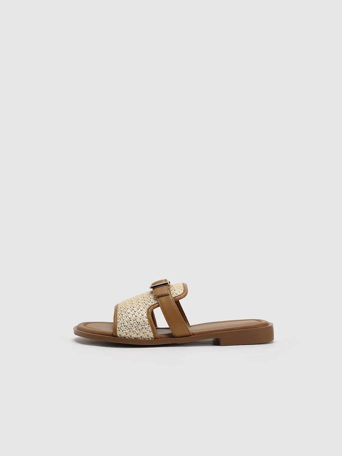 Upper Buckle Strap Cushioned Insole Slippers
