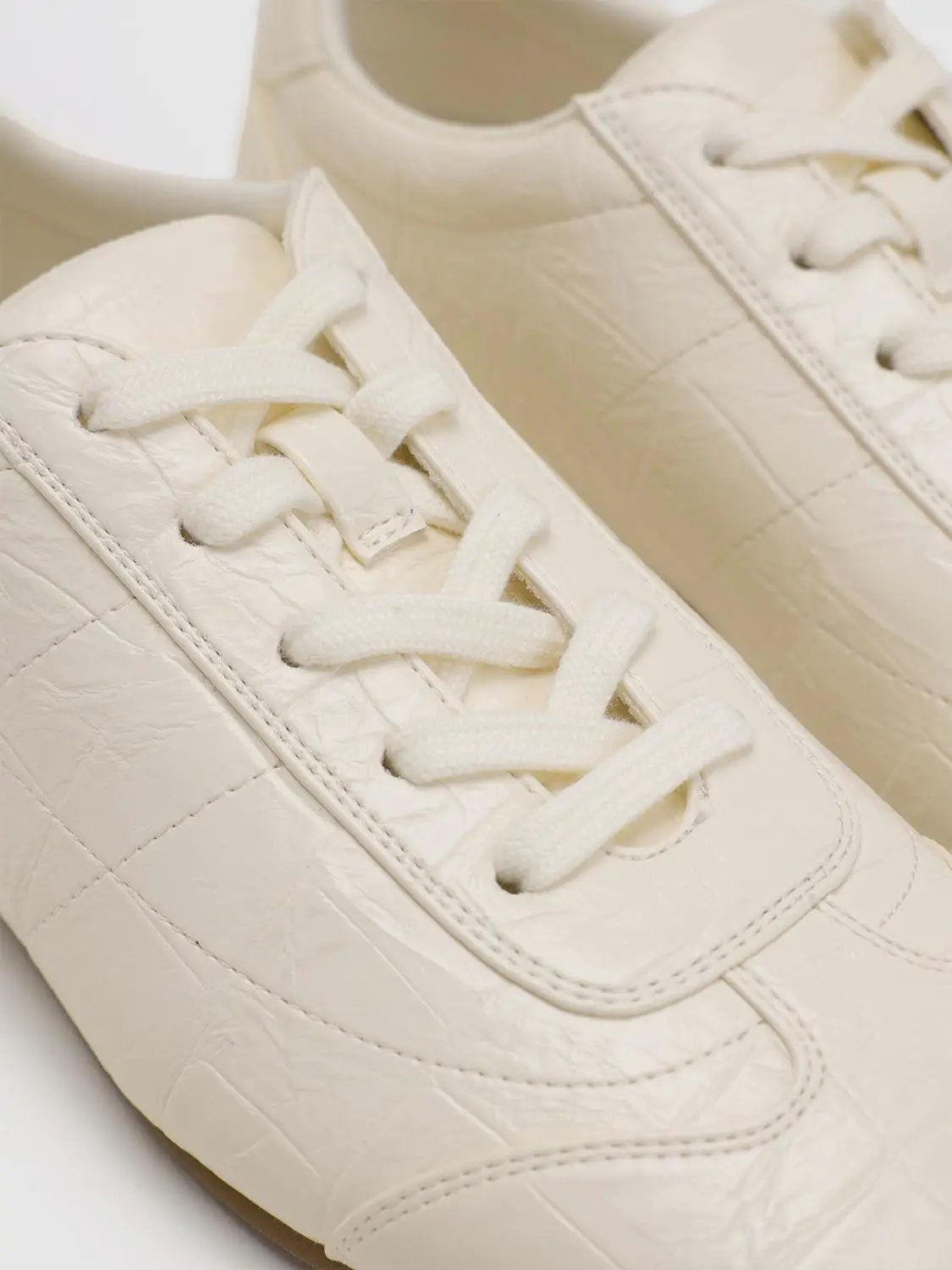 Lace-up Plain Round Toe Rubber Sole Sneakers