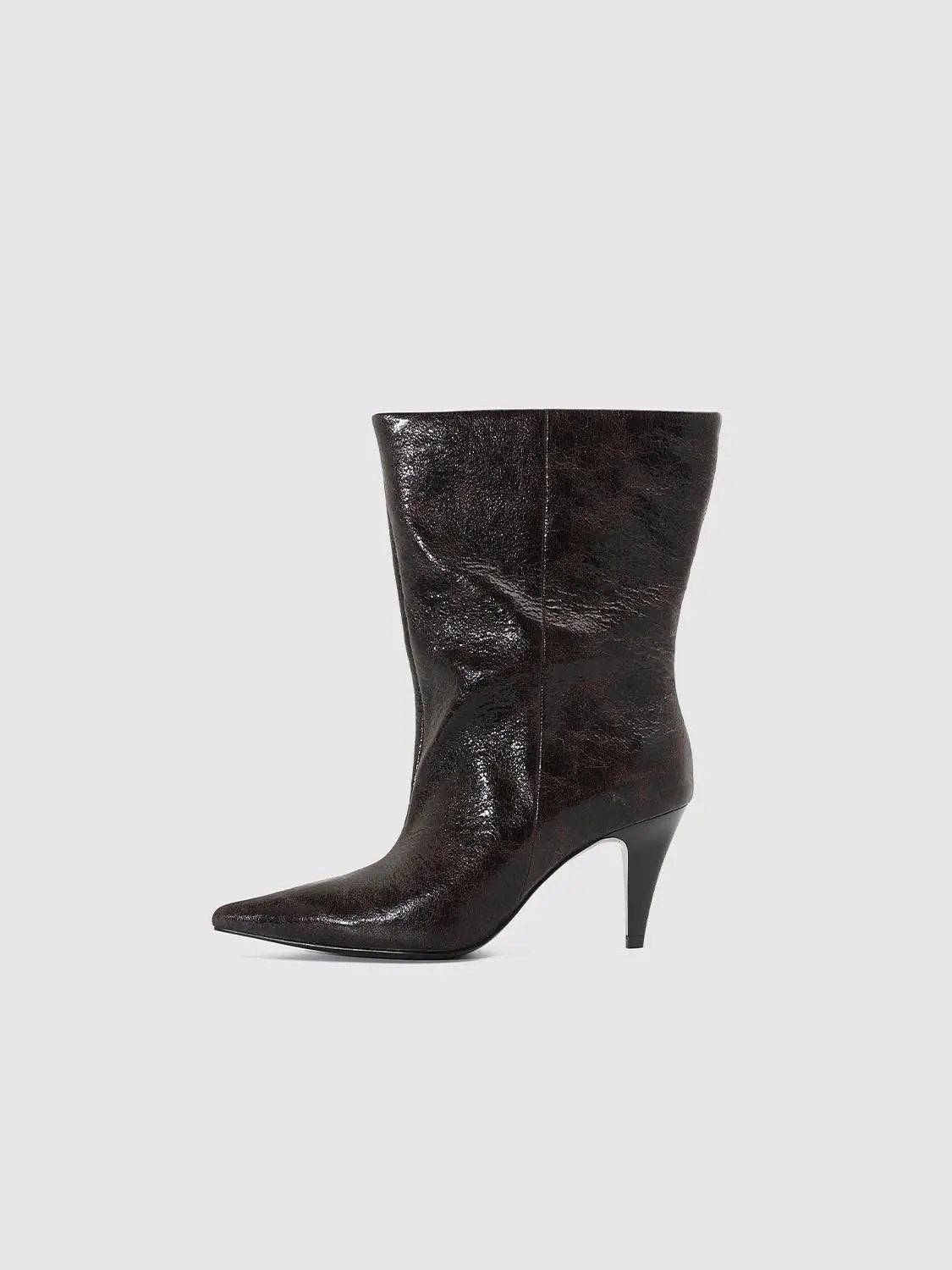 Slouchy Textured Pointed Toe Heeled Boots