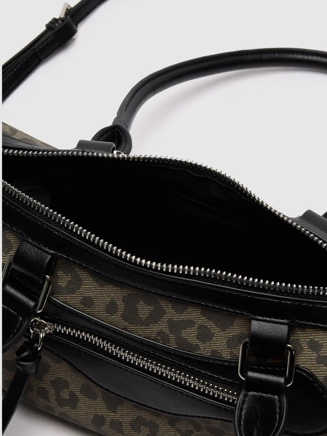 Leopard print Print Shoulder Bag With Crossbody Strap