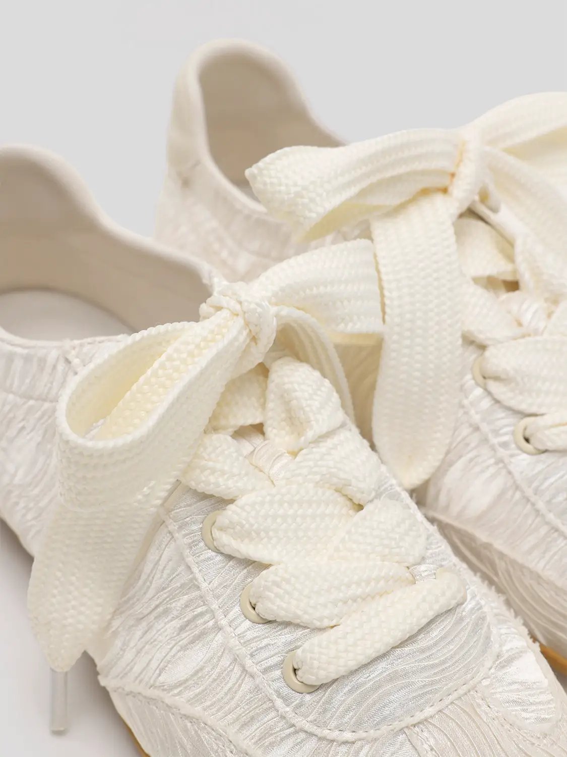 Textured Pleated Ribbon Lace Sneakers