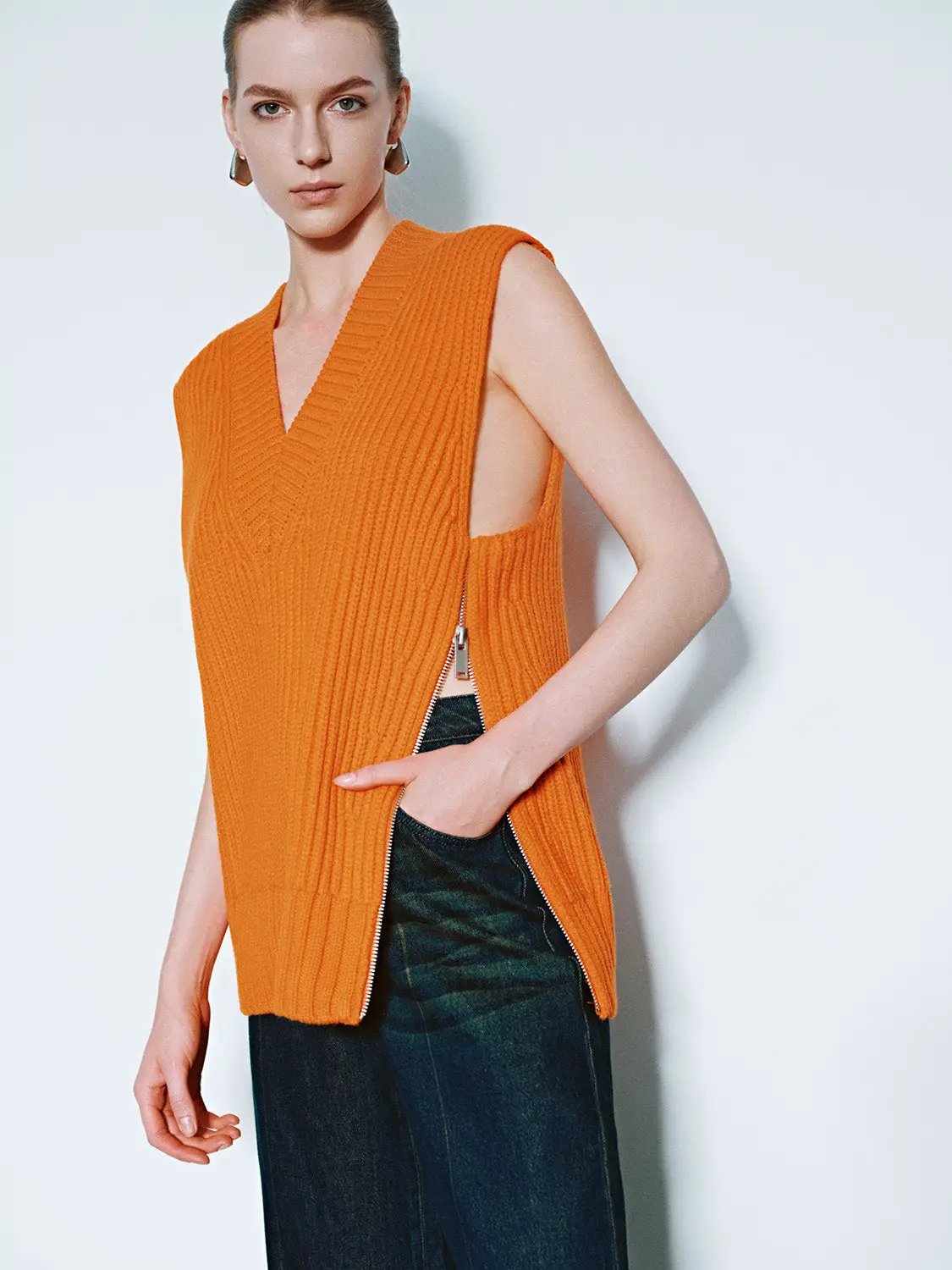 Loose V-Neck Knitted Vest