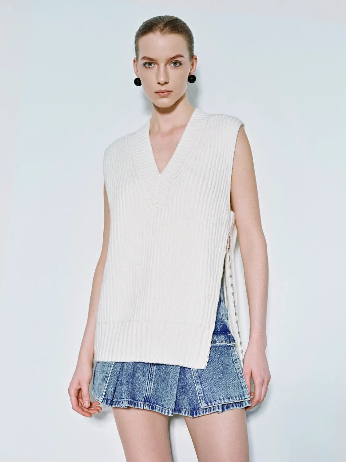 Loose V-Neck Knitted Vest