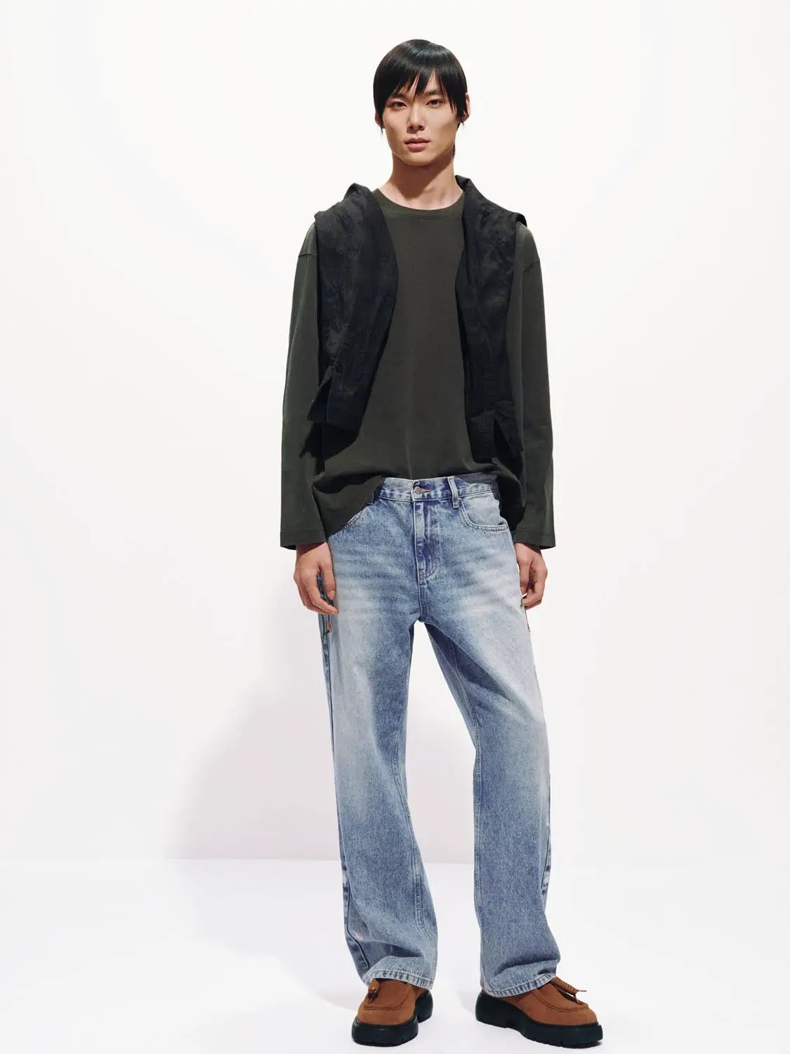 Embroidered Floral Faded Wash Wide-leg Cotton Jeans