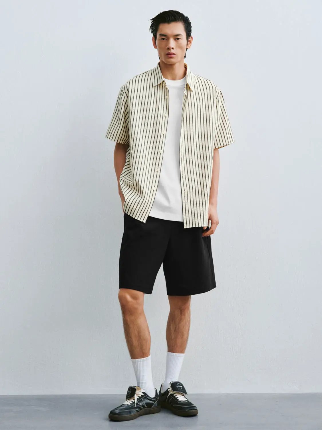 Loose Fit Drawstring Waist Solid Knee Length Casual Shorts
