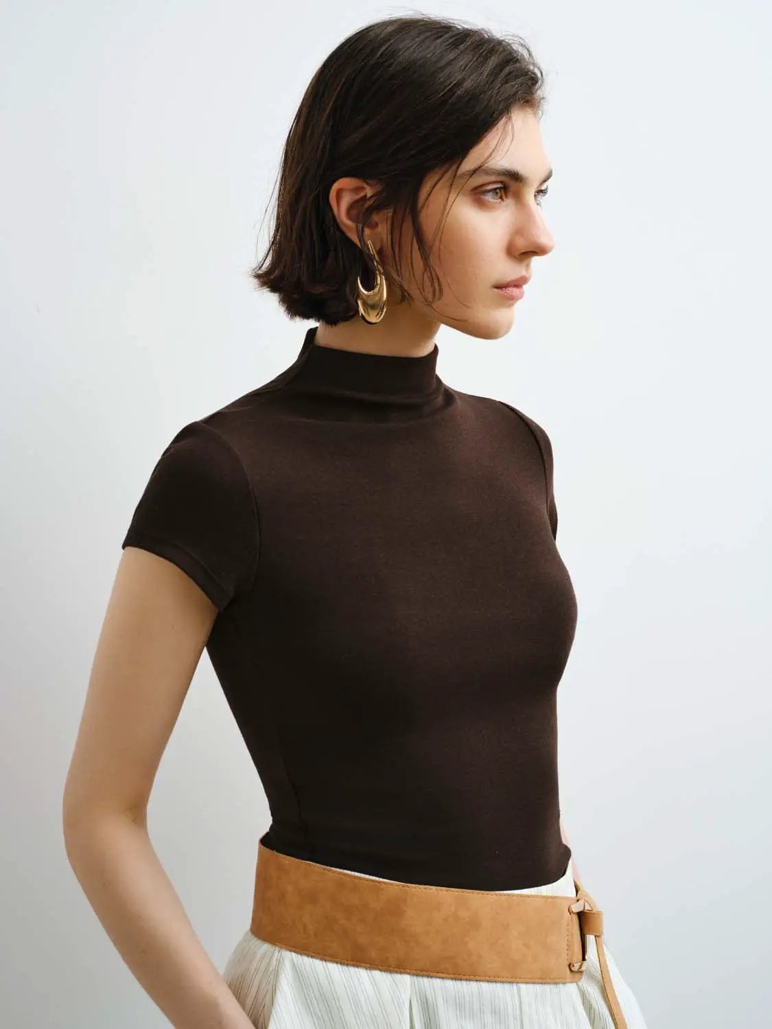 Mock Neck Short Sleeve Seamed Fitted Knit Top