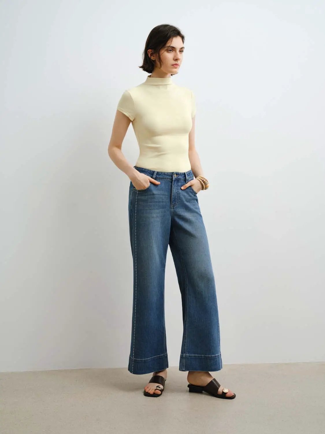 Mock Neck Short Sleeve Seamed Fitted Knit Top