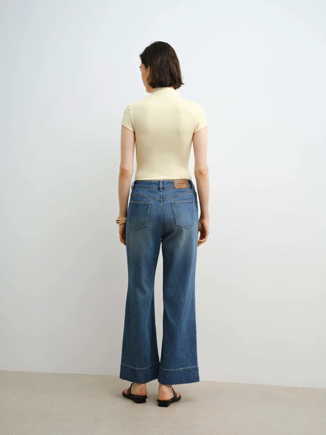 Mock Neck Short Sleeve Seamed Fitted Knit Top