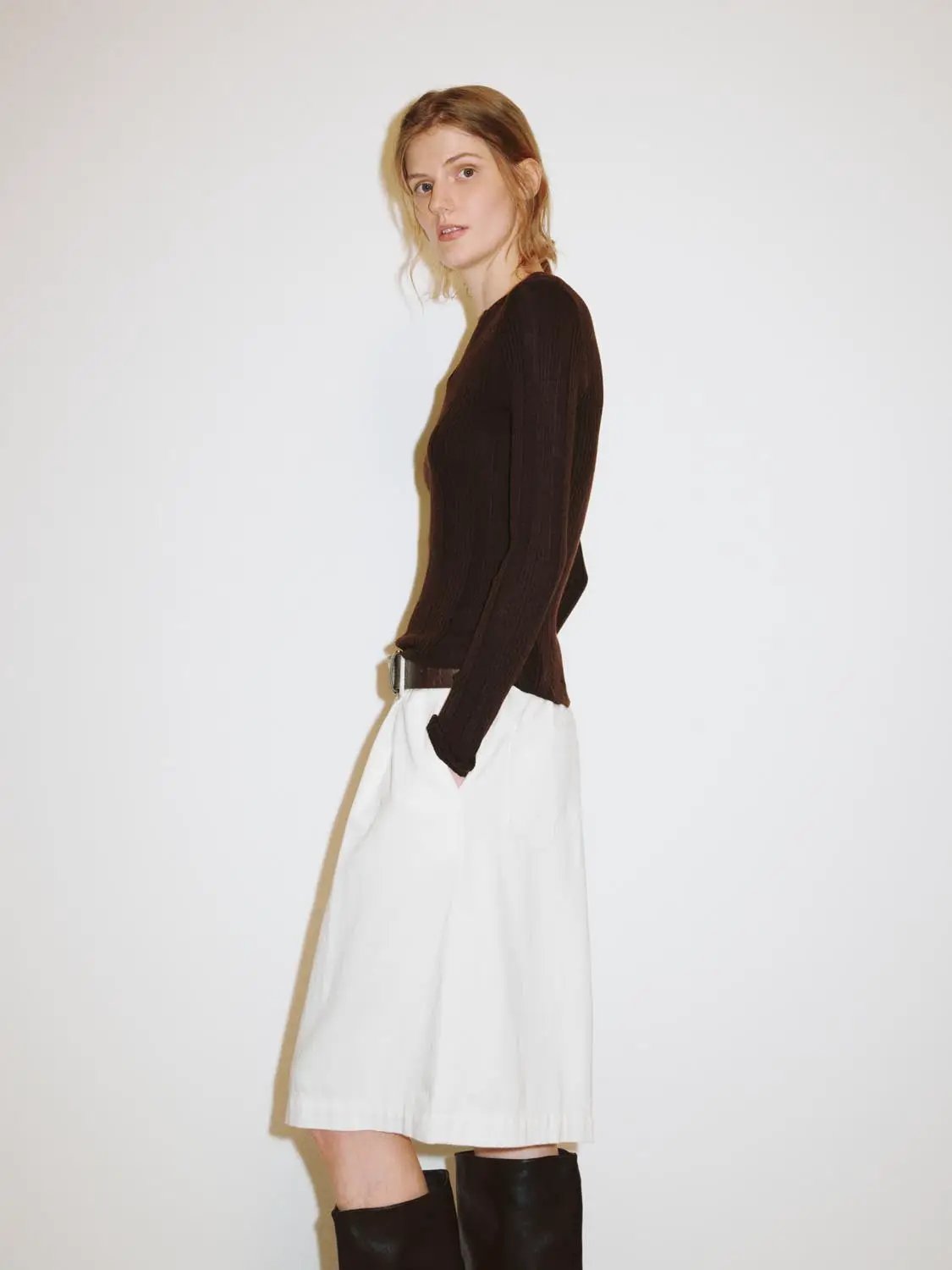 Fitted Textured Knit V-neck Long Sleeve Pullover