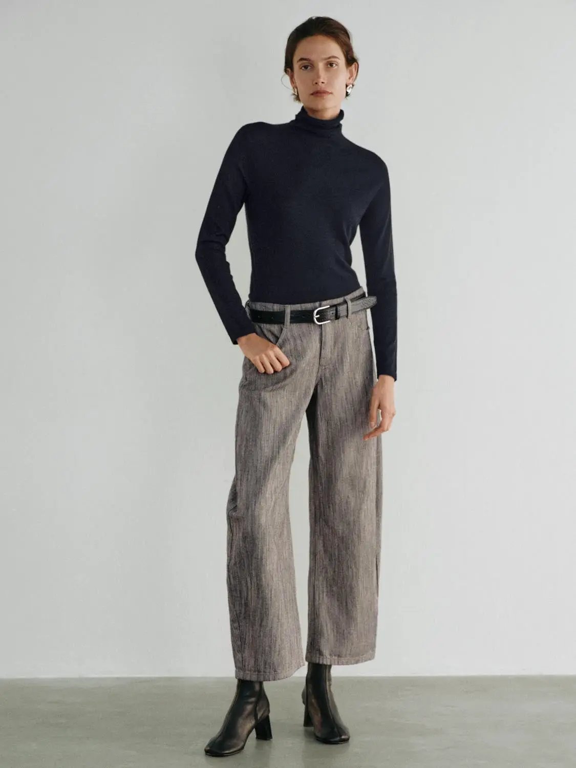 Fitted Knit Turtleneck Long Sleeve Sweater