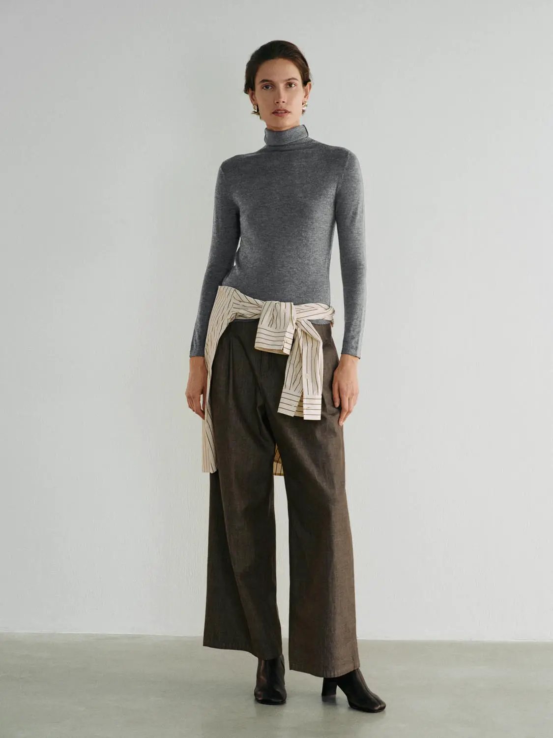 Fitted Knit Turtleneck Long Sleeve Sweater