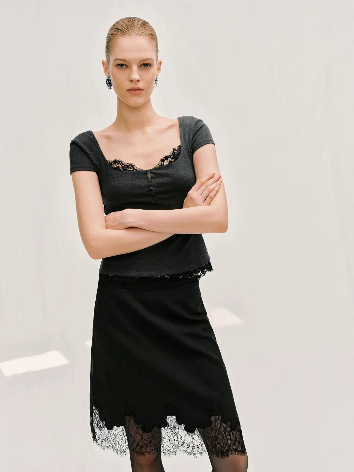 Lace Trim Knit Blouse With Button Placket