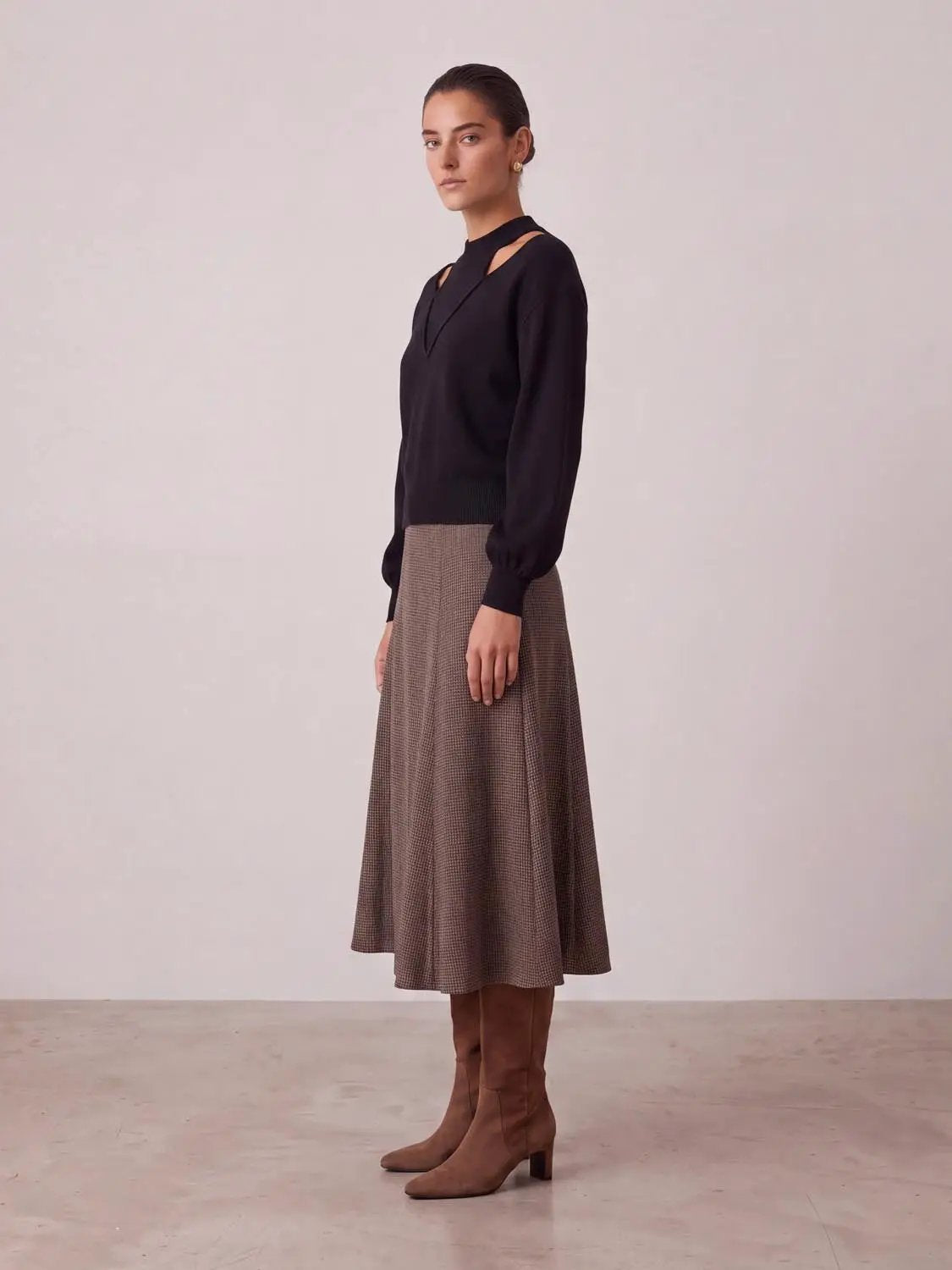 Cut-Out Long Sleeve Knitted T-Shirts