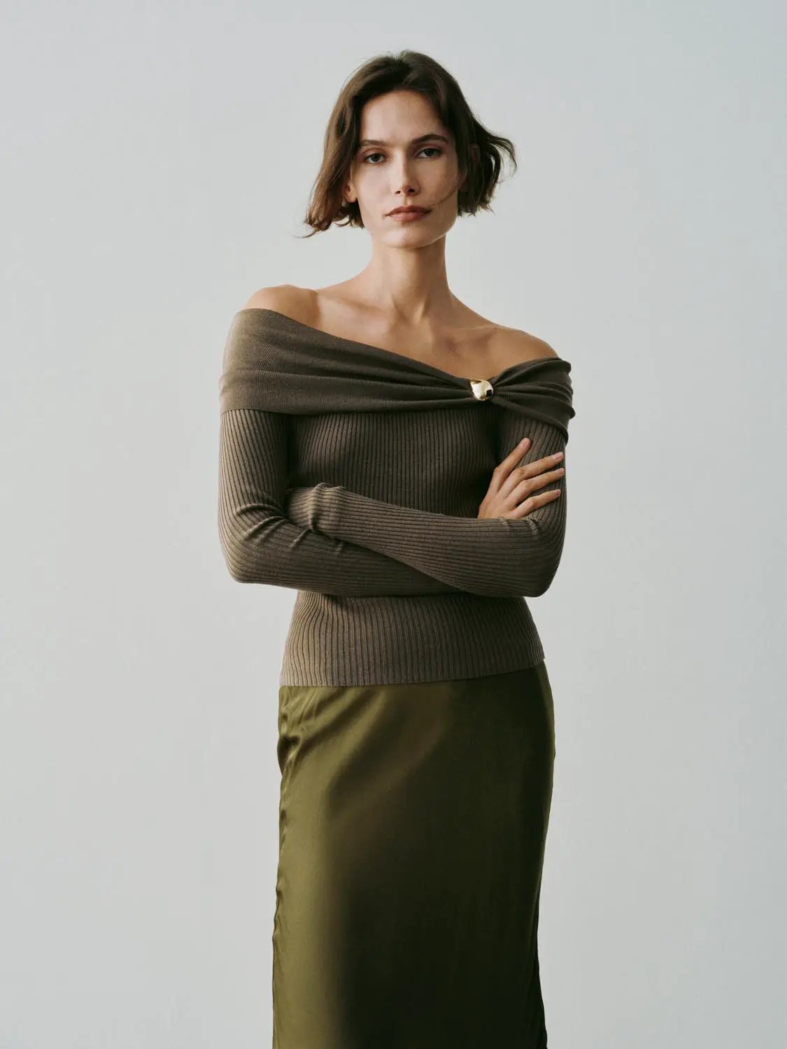 Ribbed Twist Neck Long Sleeve Fitted Knit T-Shirt