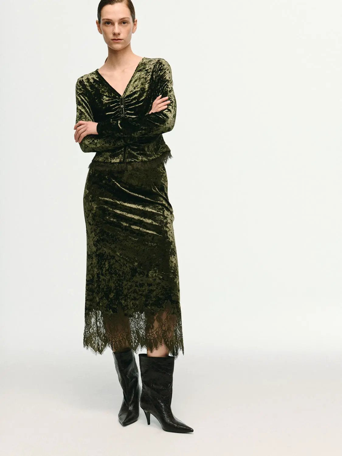 Ruched Textured Lace Hem Fitted V-neck Long Sleeve Blouse