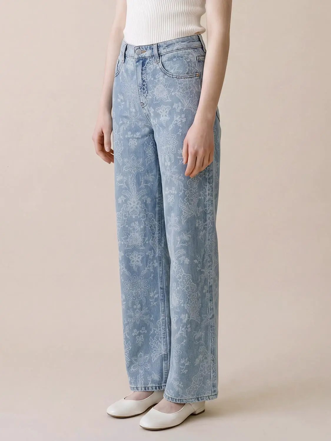 High Waist Loose Fit Light Wash Denim Wide Leg Jeans