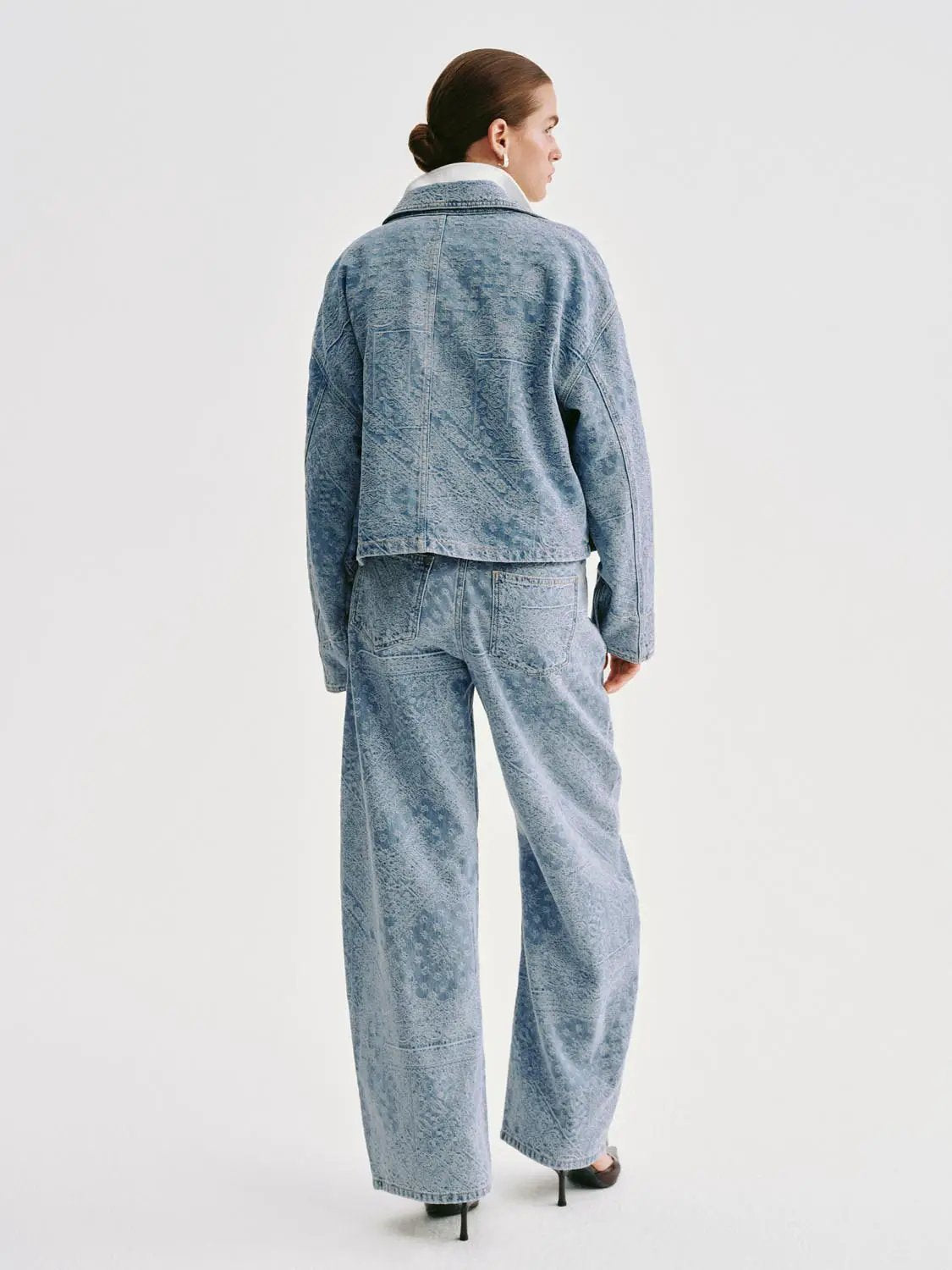 Mid-waisted Wide-leg Denim Jeans