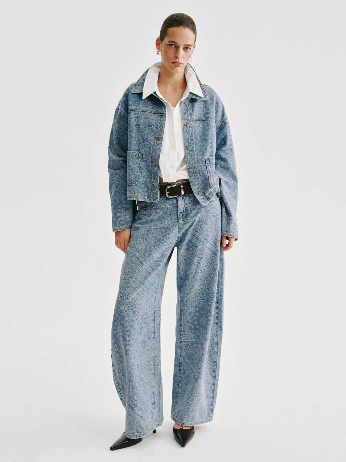 Mid-waisted Wide-leg Denim Jeans