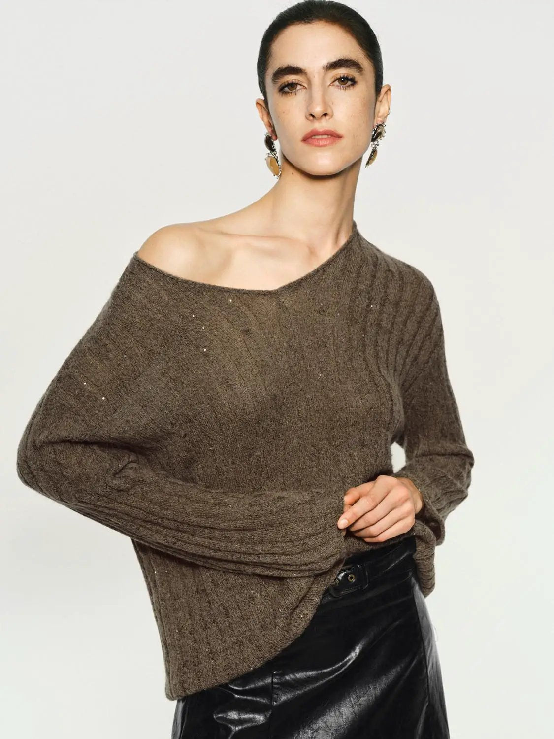 Textured Long Sleeve V-neck Knit T-Shirt