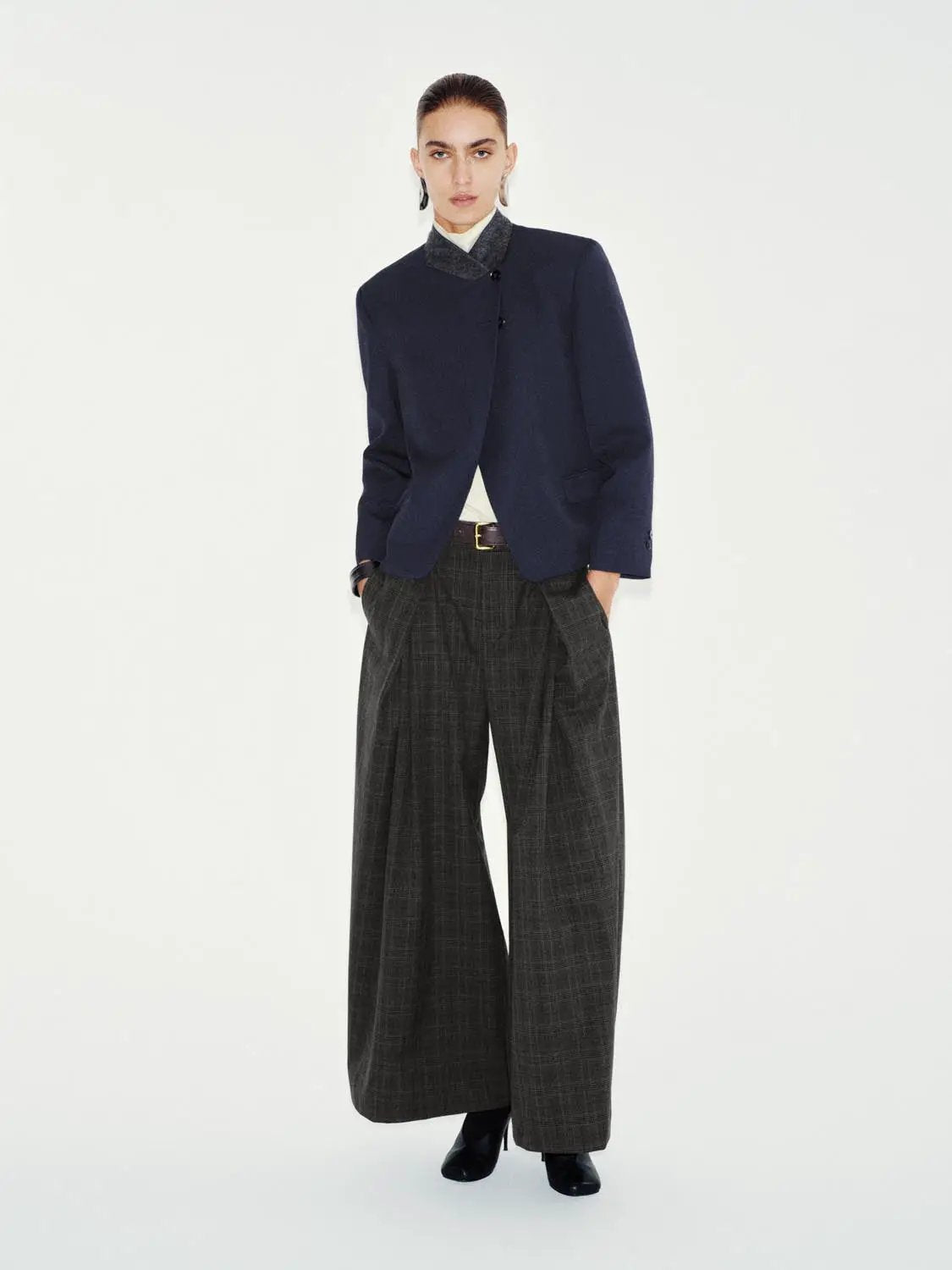 Tailored Asymmetric Long Sleeve Contrast Collar Jacket
