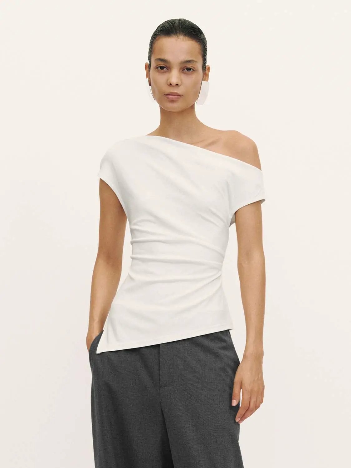 One Shoulder Ruched Asymmetric Hem Slim Top