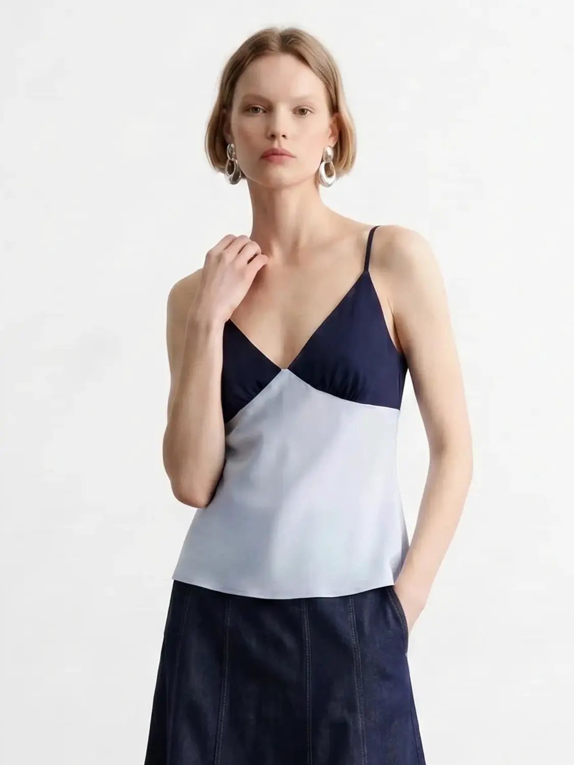 Slim V Neck Color Block Ruffle Hem Camisole
