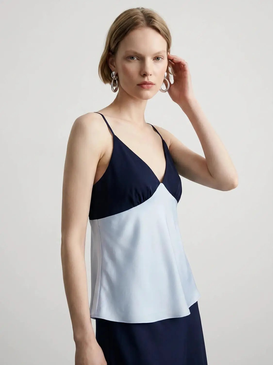 Slim V Neck Color Block Ruffle Hem Camisole